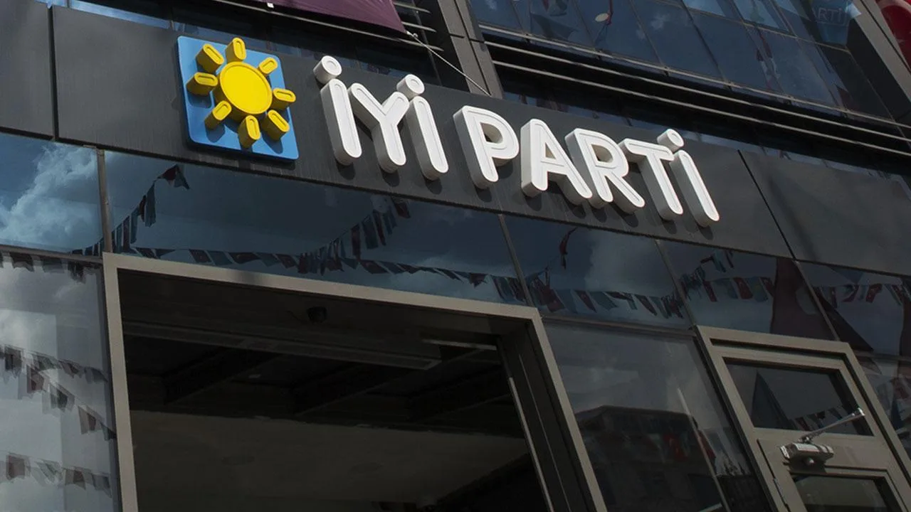 İYİ Parti Aydın’da iki ilçe başkanı değişti