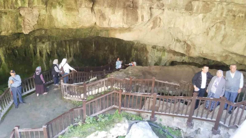karacasulu gaziler pamukkaleyi gezdi 913afee42d4c