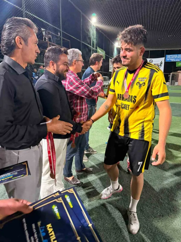 karacoren futbol turnuvasinda sampiyon dalama spor oldu 1261f3f51f85
