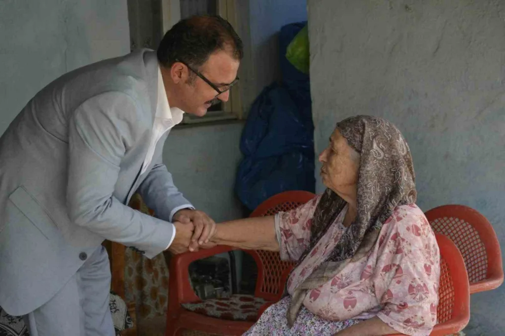 kaymakam ates atcada vatandaslarin kapisini caldi a92494764561