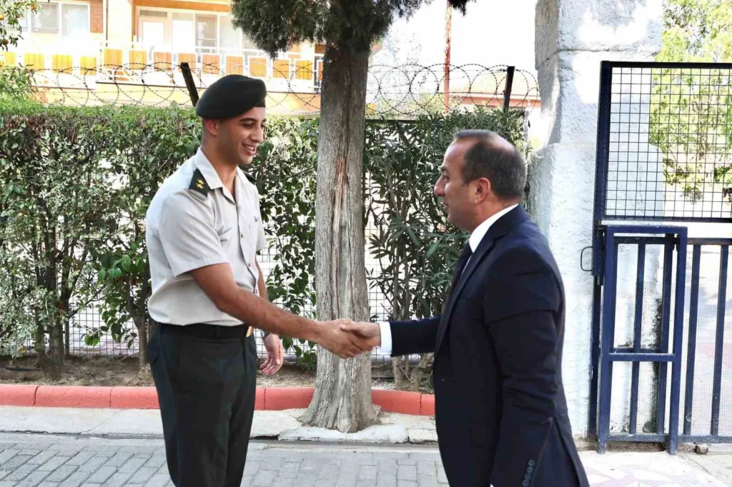 Kaymakam Erdoğan, Çınar’a yeni görevinde başarı diledi 2 kaymakam erdogan cinara yeni gorevinde basari diledi ced6b9f7edf3