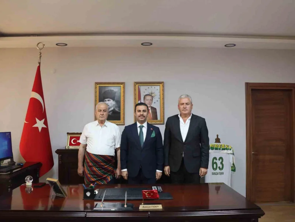 kocarli kaymakami taskin 25 yillik esnaflarla bir araya geldi 108ebaba553d