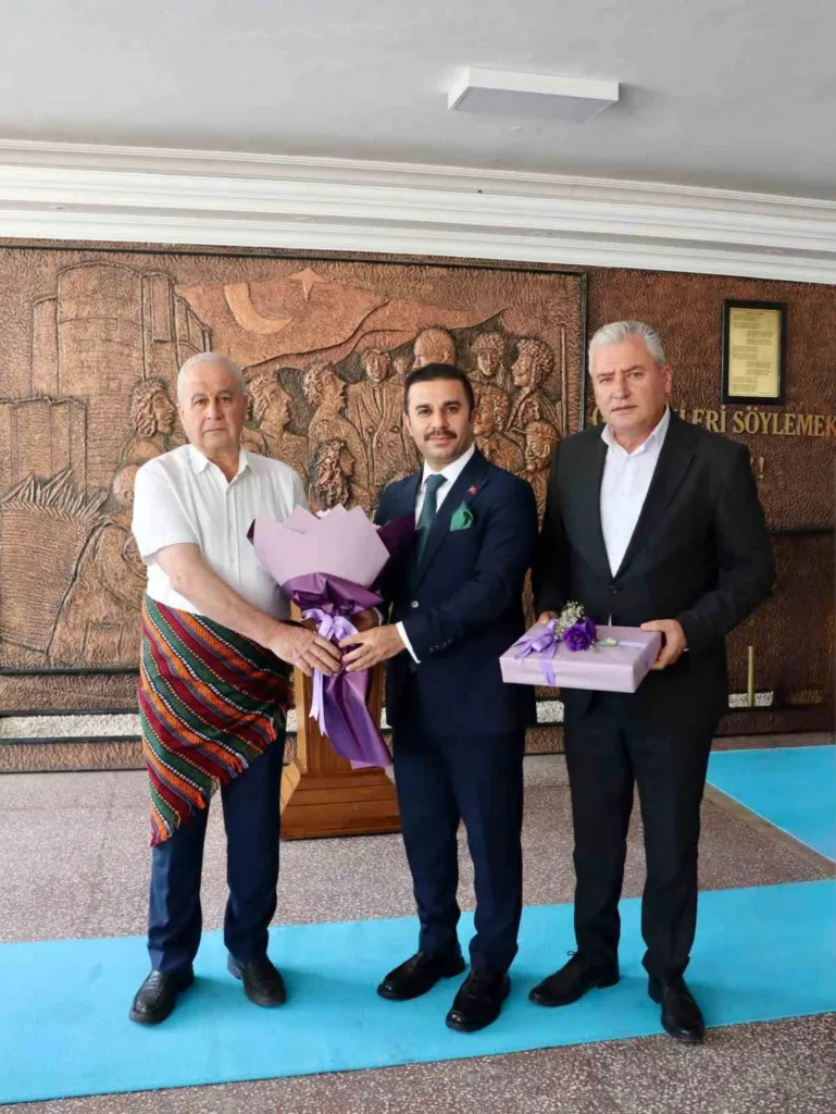kocarli kaymakami taskin 25 yillik esnaflarla bir araya geldi e7cf0c683372