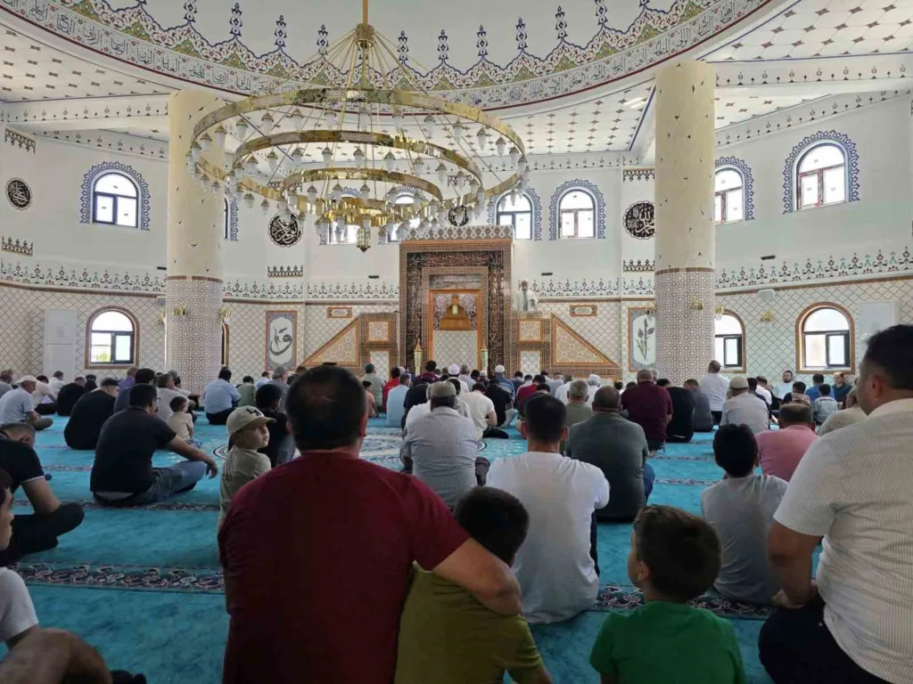 kosk bilal i habesi camii ibadete acildi cb7bd4786054