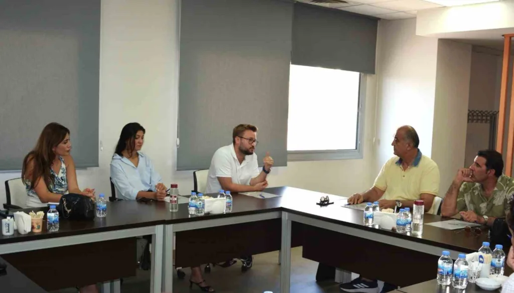 kusadasi ticaret odasindan muzik tarifeleri icin cozum cagrisi 5793d529bfe4