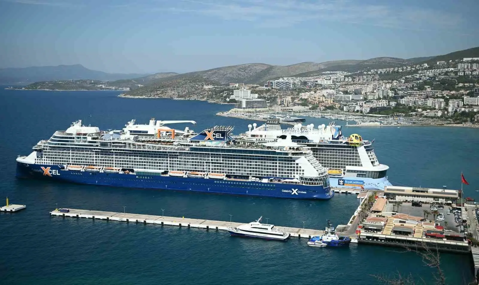 Kuşadası’na 2 kruvaziyerle 7 bin 818 turist geldi 6 Kuşadası’na 2 kruvaziyerle 7 bin 818 turist geldi