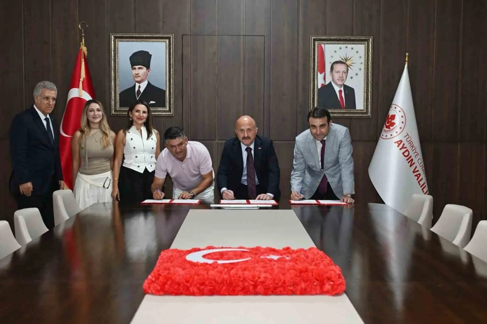 Kuşadası’na yeni anaokulu için imzalar atıldı 1 kusadasina yeni anaokulu icin imzalar atildi 7ef5cd2656f4