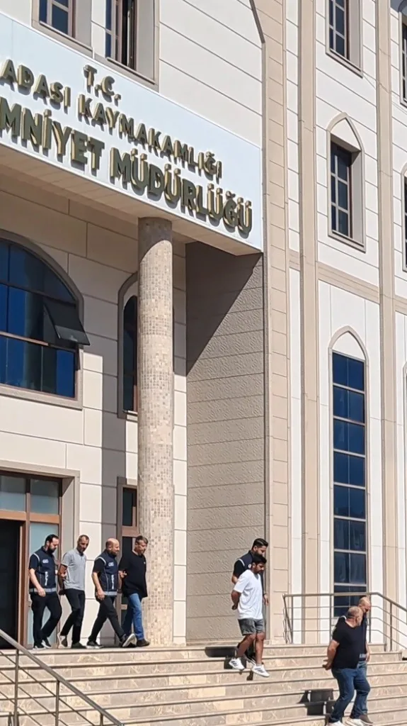 kusadasinda gocmen kacakciligi operasyonunda 4 supheli daha tutuklandi 7e7f83f26ac1