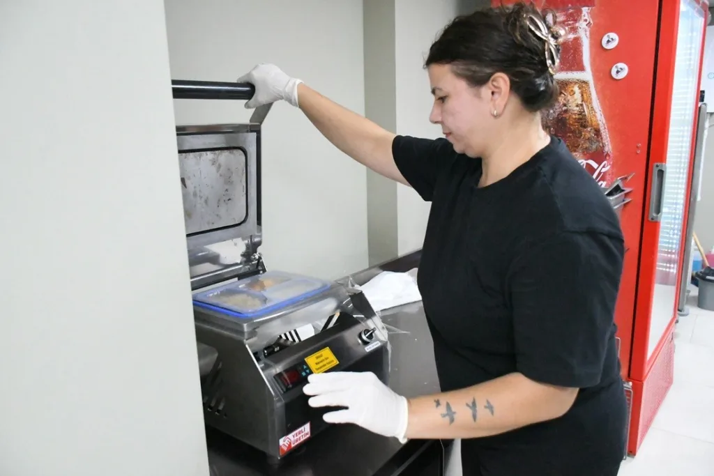 kusadasinda kent lokantasi her gun 500 kisiyi agirliyor 50b7da685b53