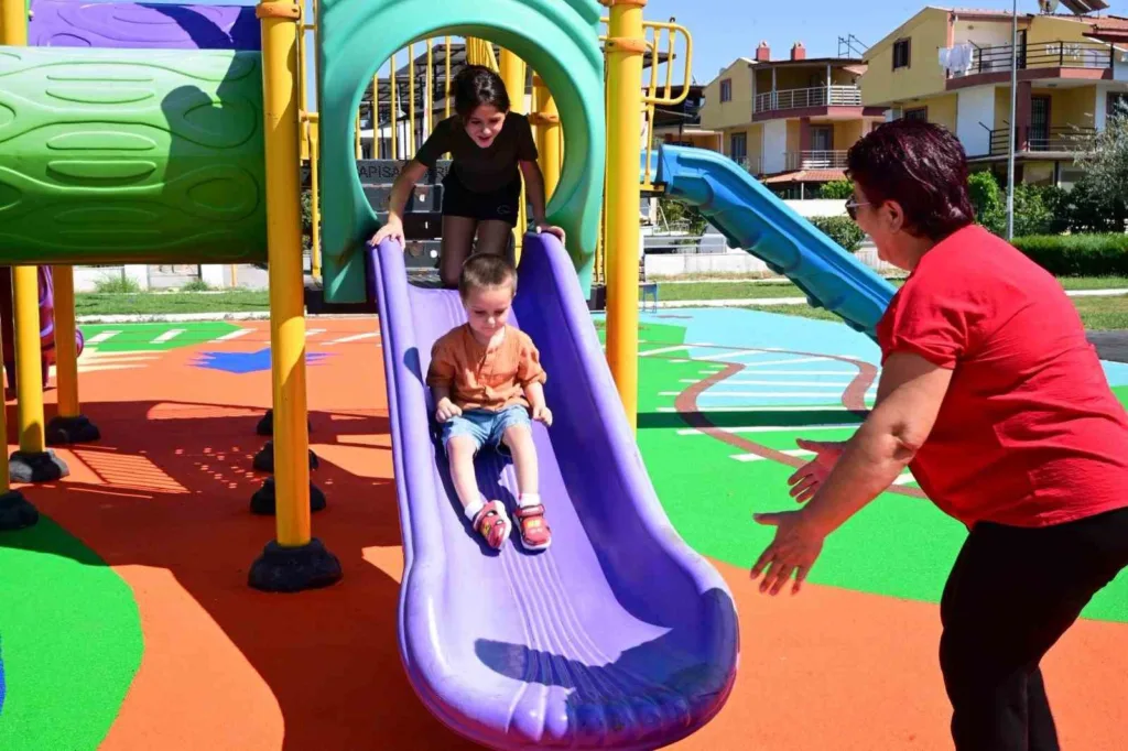 kusadasinda timur selcuk parki yenilendi bf5655c43182