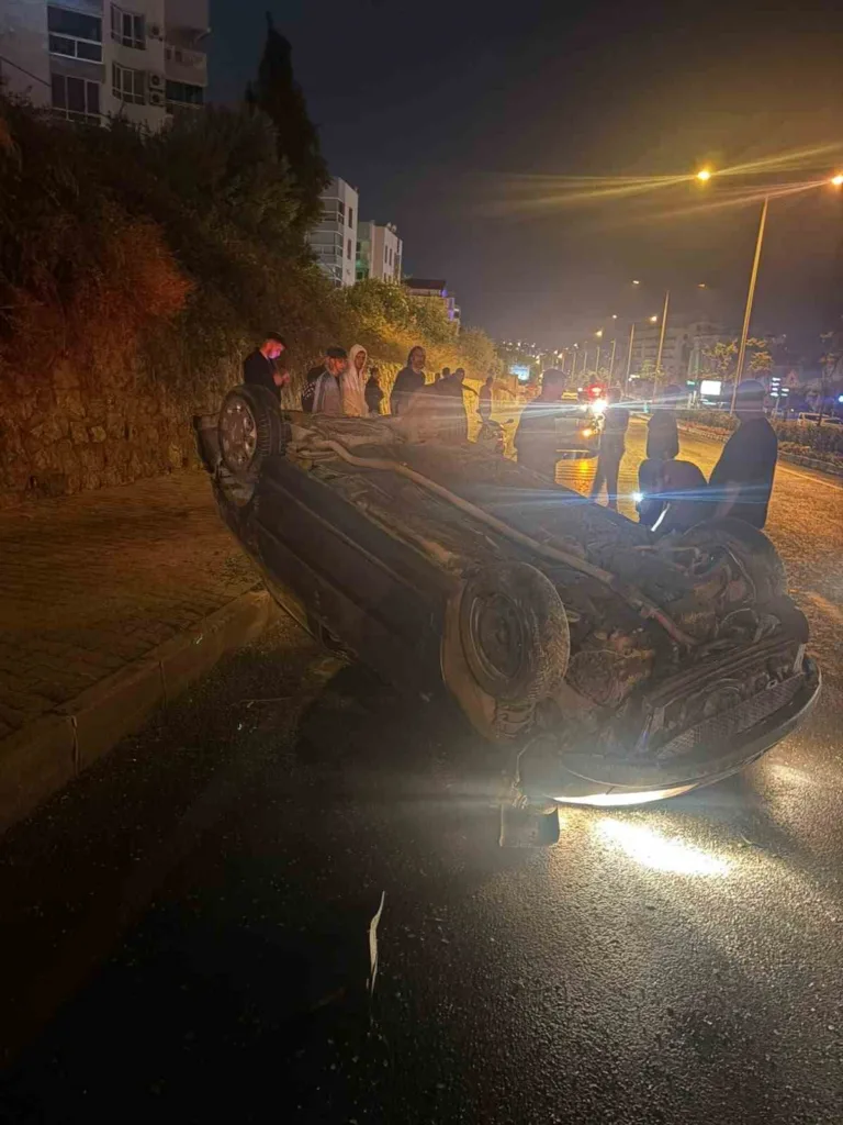 kusadasinda trafik kazasi 2 yarali cd95c8a8299f
