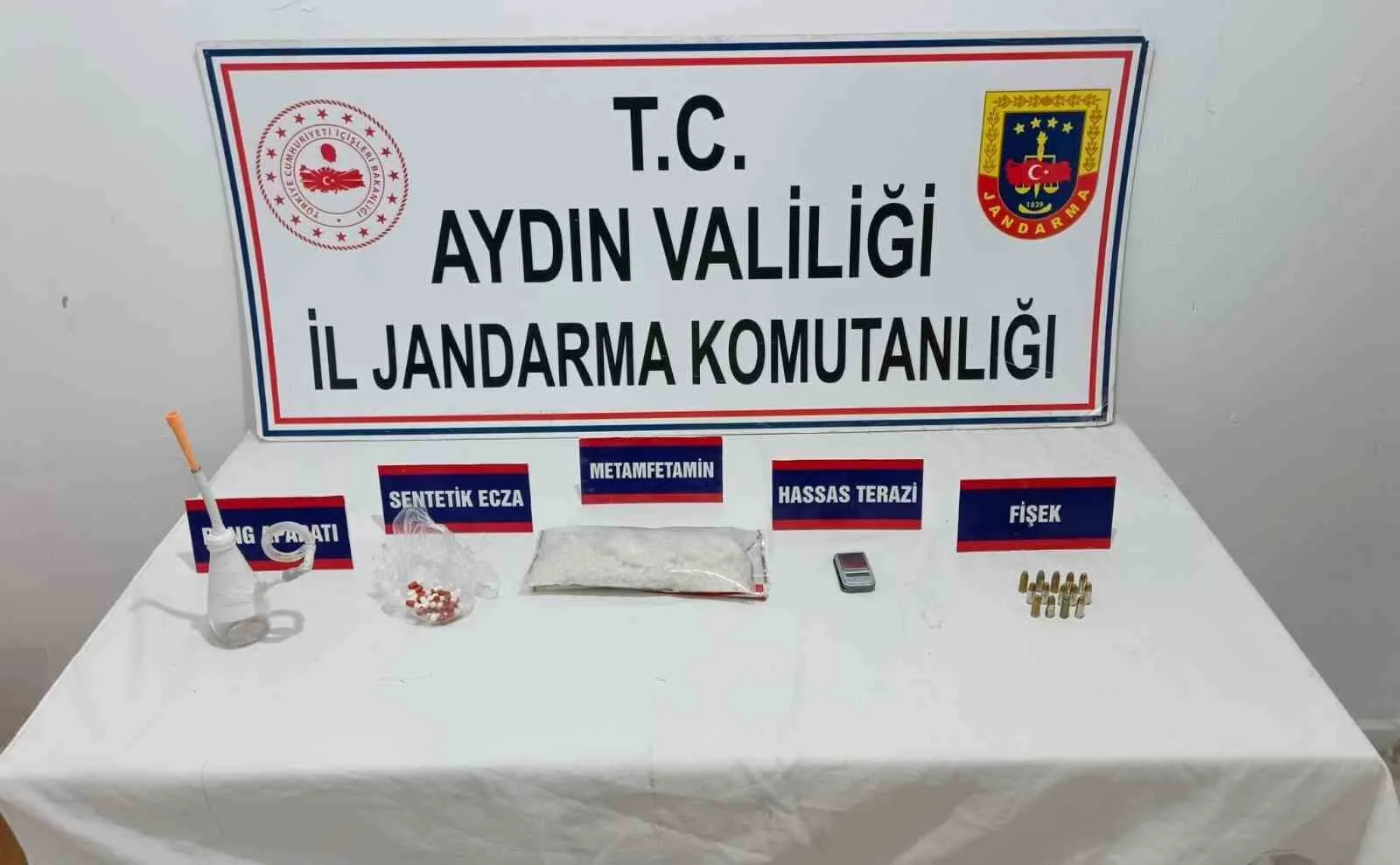 Kuşadası’nda uyuşturucu operasyonu: 3 şüpheli gözaltına alındı