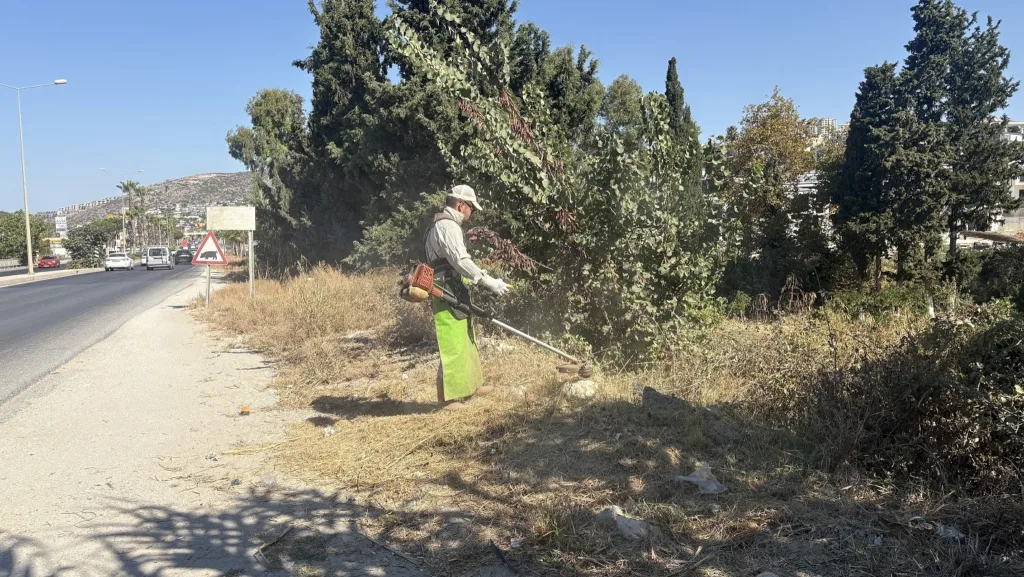 kusadasinin ana arterlerinde hummali calisma 9d9e59518cbe