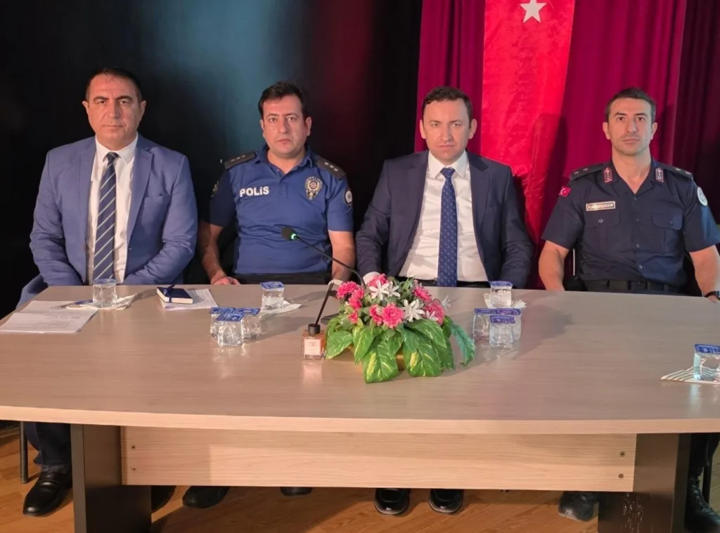 kuyucakta okul guvenligi toplantisi yapildi 55198827b0b3