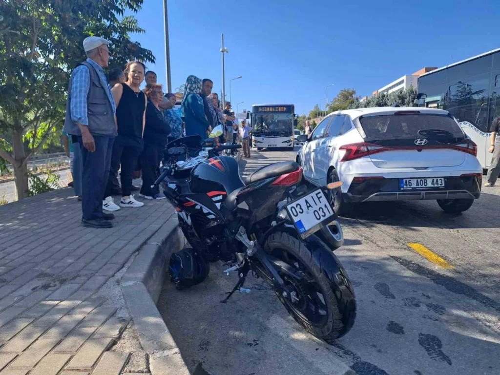 mentesede motosiklet yayaya carpti 1 yarali 095cd512cdc5