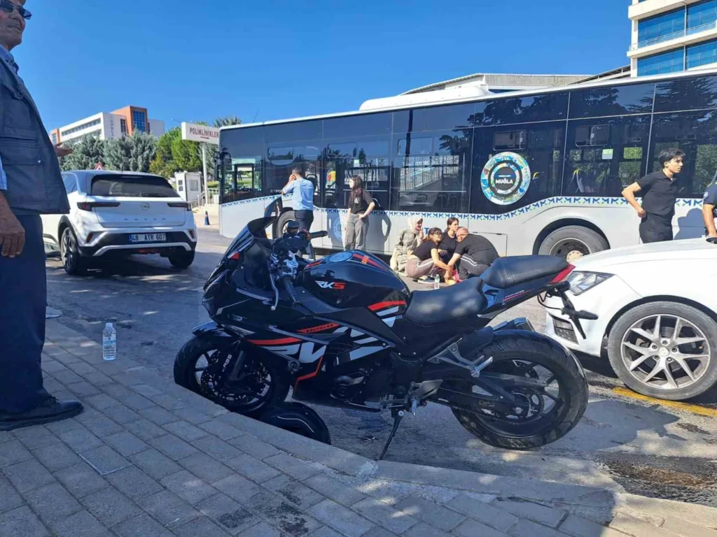 mentesede motosiklet yayaya carpti 1 yarali e2b5f54b1ac3