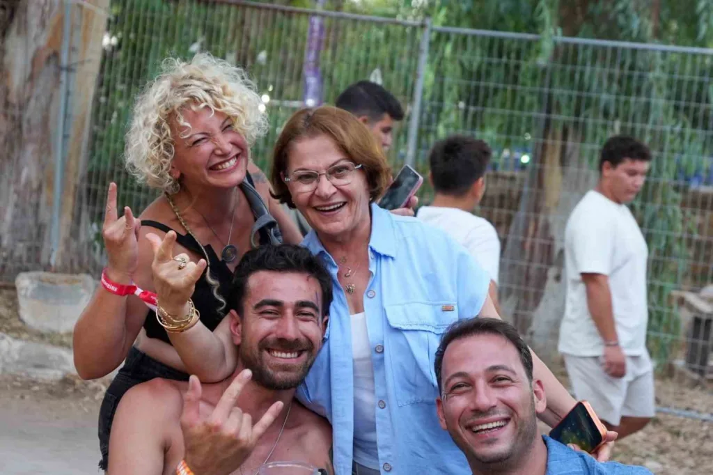 Milyonfest Didim’de festival heyecanı başladı: Yıldızlar geçidi... 4 milyonfest didimde festival heyecani basladi 9e9271fcf945