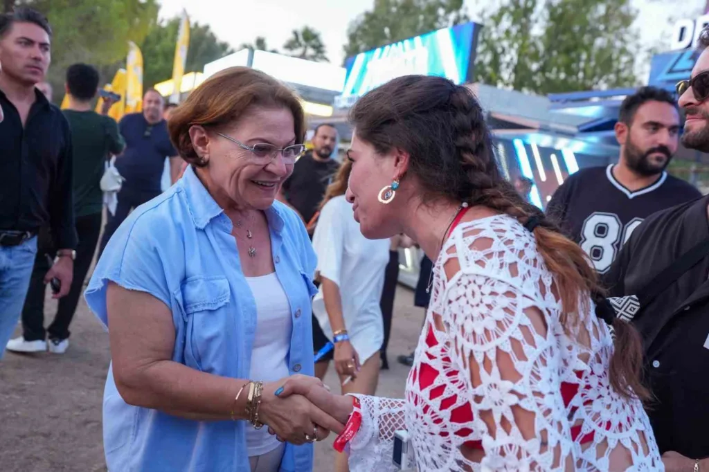 Milyonfest Didim’de festival heyecanı başladı: Yıldızlar geçidi... 3 milyonfest didimde festival heyecani basladi c8268e07d134