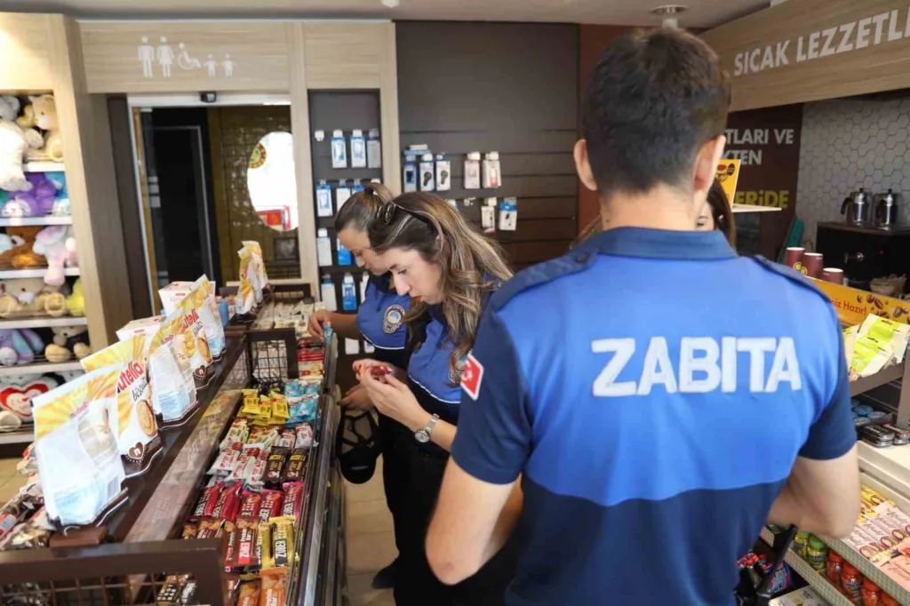 Nazilli Belediyesi’nden marketlerde denetim 3 nazilli belediyesinden marketlerde denetim c0b388e96343