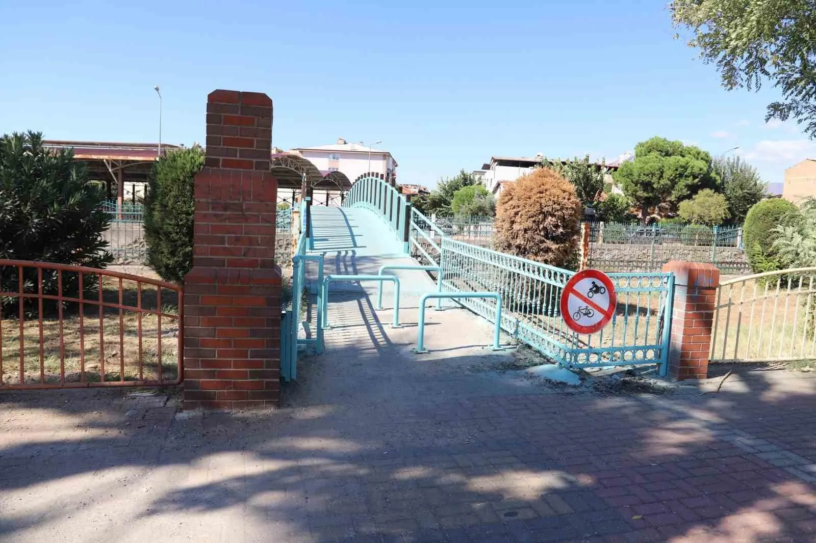 Nazilli Belediyesi’nden Yeşil Mahalle’de köprü güvenliğine yeni düzenleme