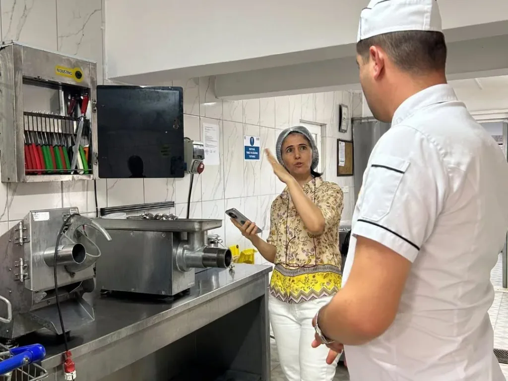 Nazilli’de okul ve öğretmenevi yemekhanelerine hijyen denetimi 3 nazillide okul ve ogretmenevi yemekhanelerine hijyen denetimi 26c31d9308d2
