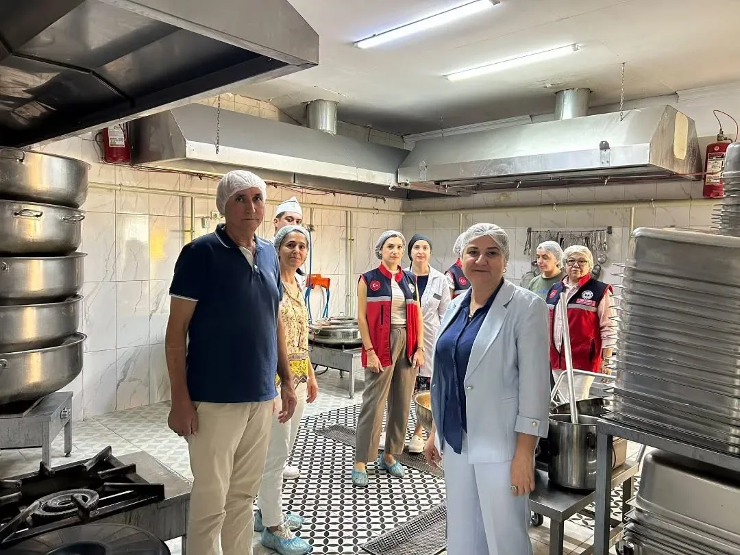 Nazilli’de okul ve öğretmenevi yemekhanelerine hijyen denetimi 1 nazillide okul ve ogretmenevi yemekhanelerine hijyen denetimi 700fce08eb8e
