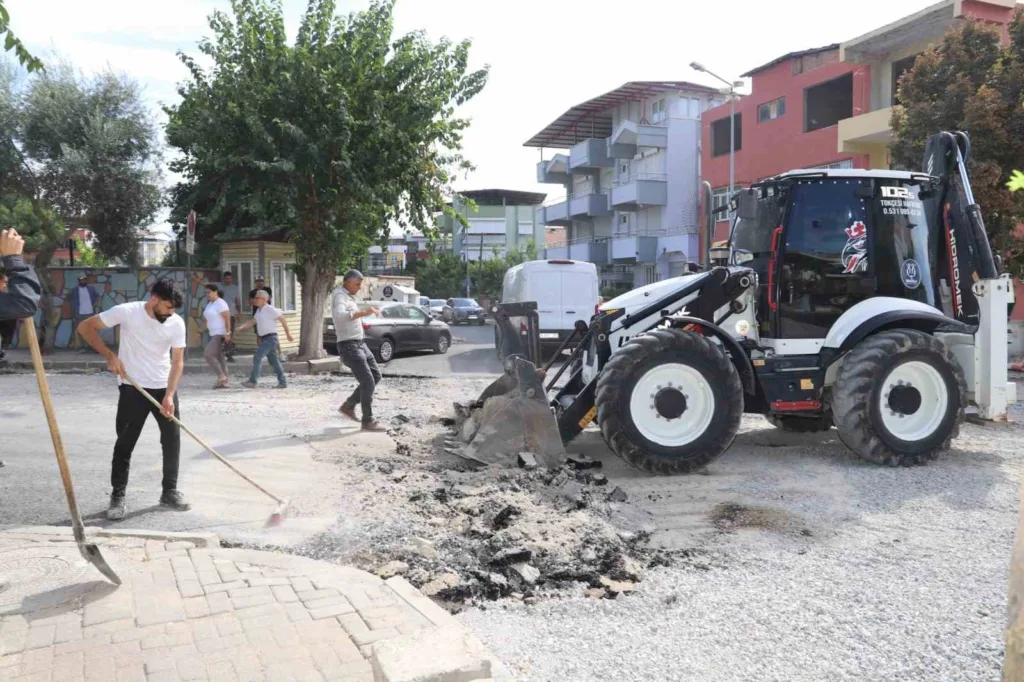 Nazilli’de yollar yenileniyor 4 nazillide yollar yenileniyor f8875323a153