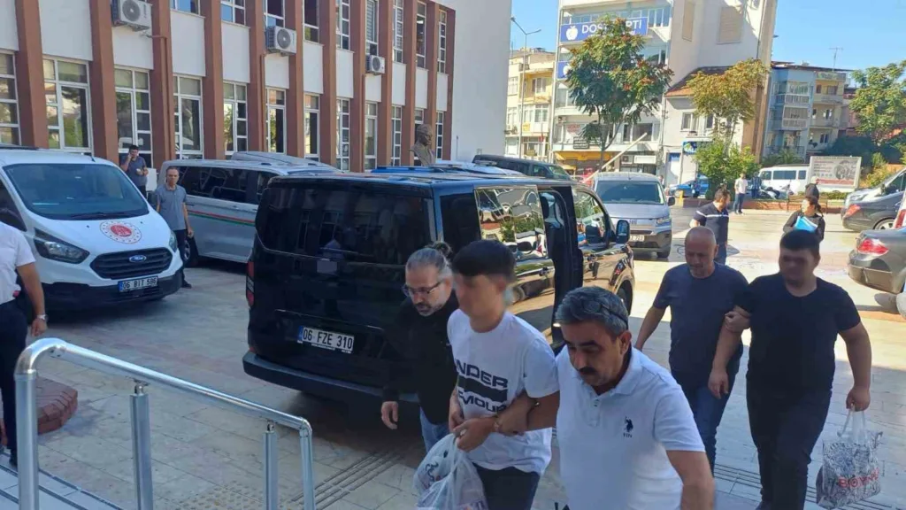 okul cevresinde pompali tufekle yakalanan supheliler adliyeye sevk edildi 1da9bc733dfb