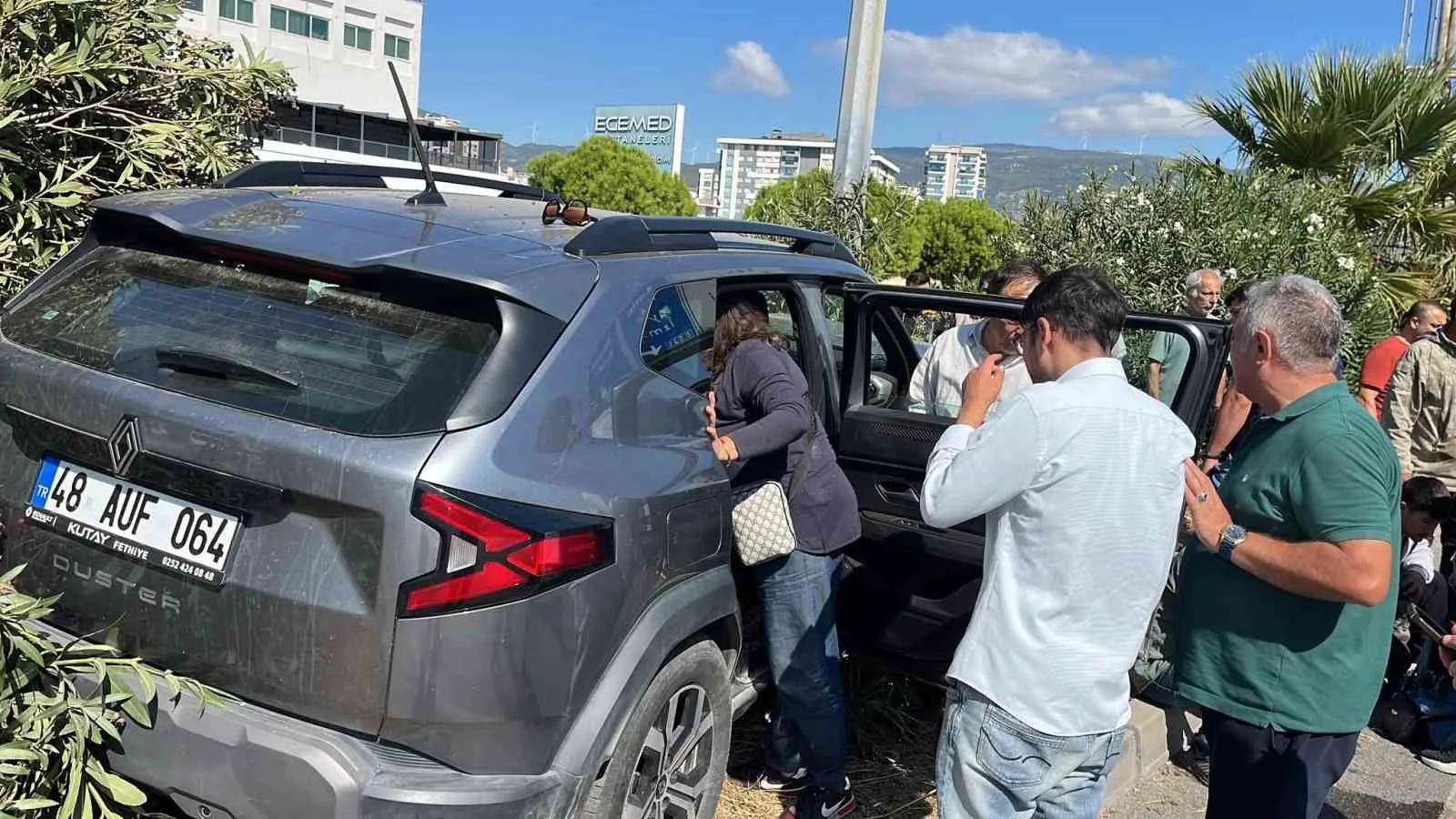 Söke’de trafik kazası: 3 yaralı 5 Söke’de trafik kazası: 3 yaralı