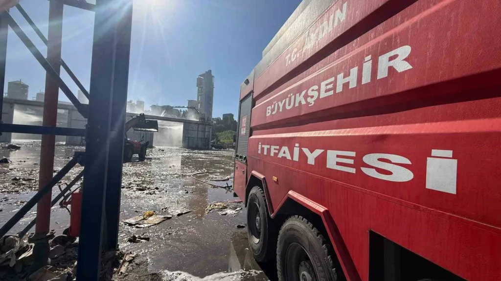 sokedeki kagit fabrikasi yanginina itfaiyeden hizli mudahale 4efb5a645e75