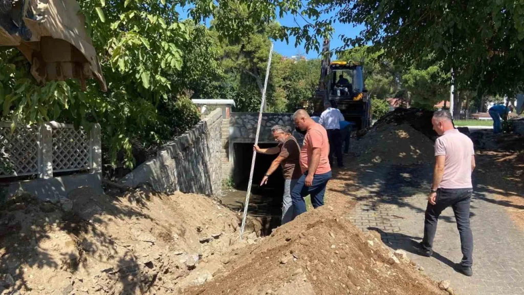 sultanhisarda belediye ekipleri vatandaslarin talepleri icin sahada 48f524384247