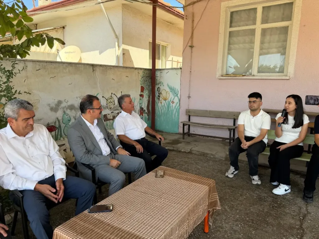 Sultanhisar’ın başarılı öğrencilerine anlamlı buluşma 6 sultanhisarin basarili ogrencilerine anlamli bulusma c070eca9db2f