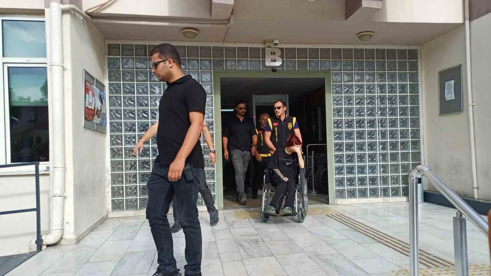 Aydın'da kocasını yaktığı şüphesiyle tutuklanmıştı: İşte Derya Çiçek'in ifadesi! 8 Aydın’da kocasını yaktığı şüphesiyle tutuklanmıştı: İşte Derya Çiçek’in ifadesi!