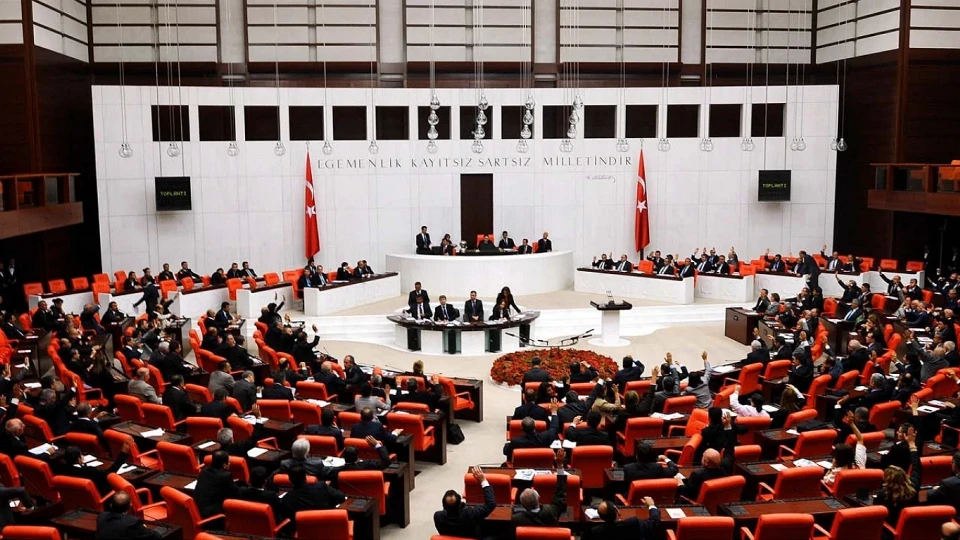 Fon teklifi TBMM’de kabul edildi!