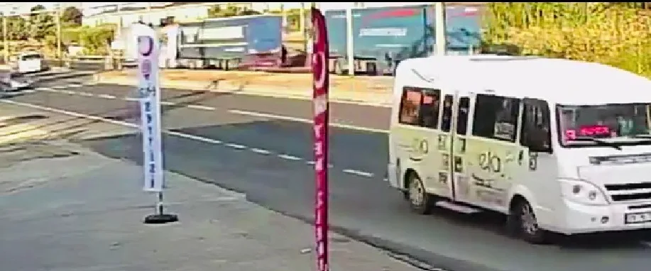 Nazilli’de TIR ile Otomobil Çarpıştı! 1 Yaralı: Kaza Anı Kamerada