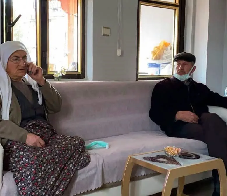 Yaşlı çift, kazada hayatını kaybetti