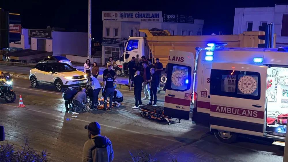 Motosikletin çarptığı yaya hayatını kaybetti: Feci kaza kamerada