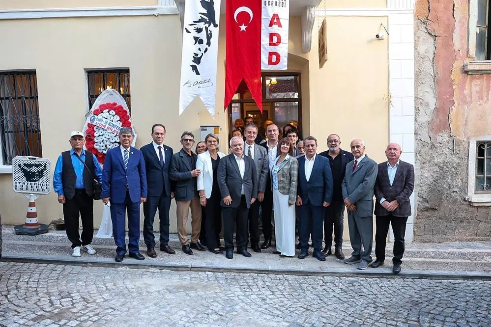 Efeler’de Atatürk Kültür Evi hizmete açıldı 4 AW816279 05