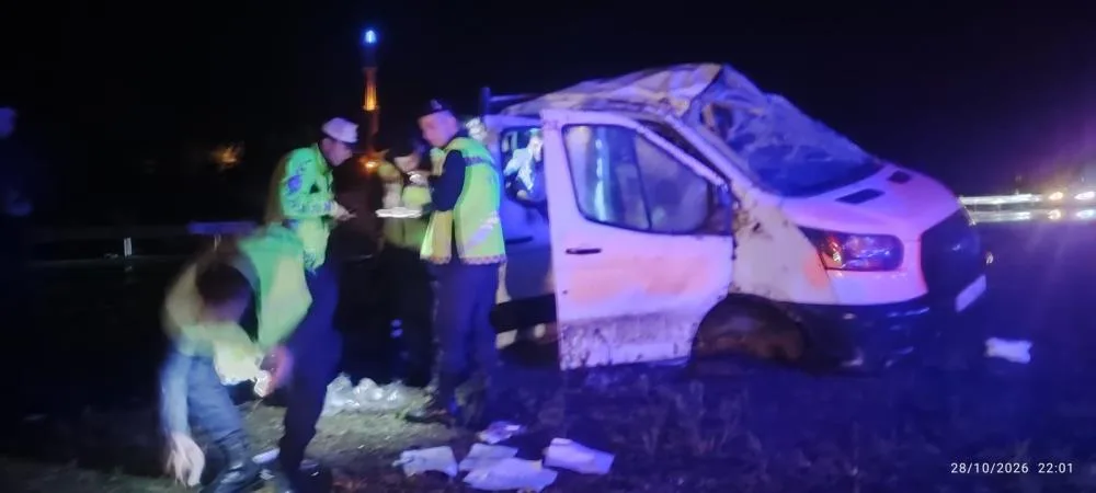 Yağışlı yolda kontrolden çıkan otomobil takla attı: 4 yaralı