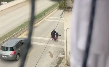 Aydın’da engelli çocuk, sokak ortasında darp edildi! O anlar kamerada