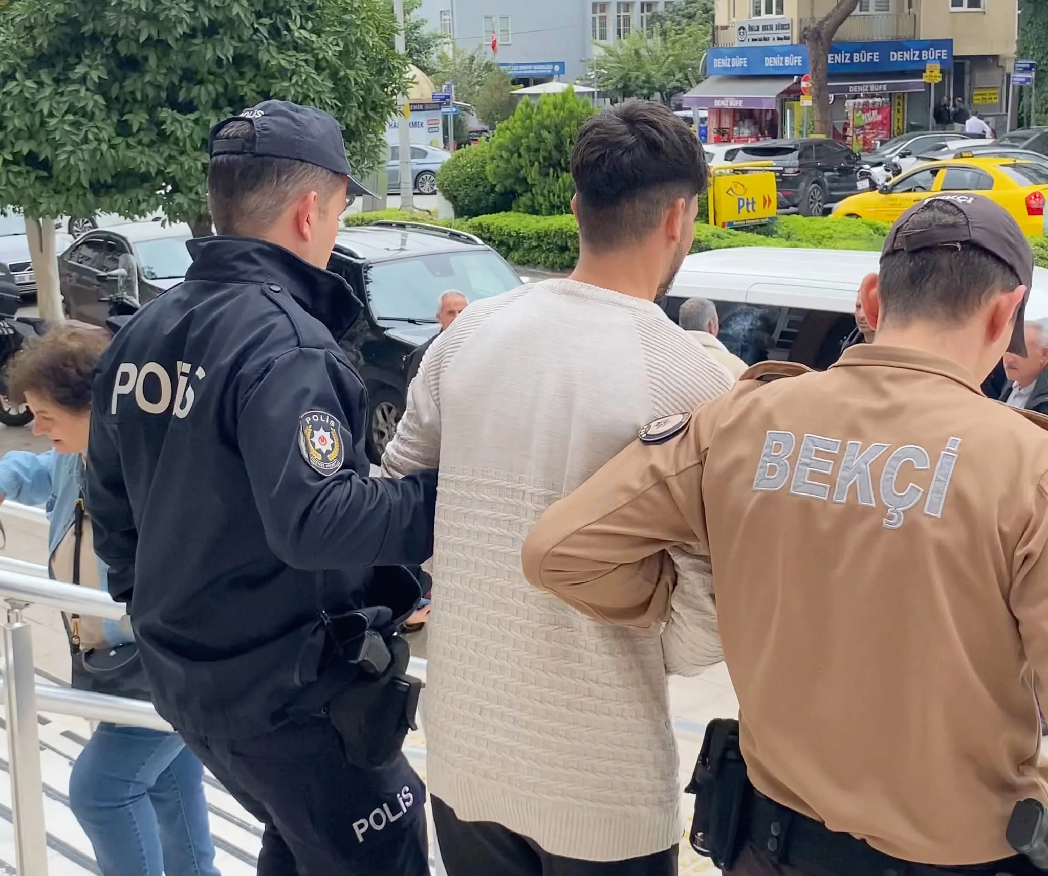 Aydın’da alacak verecek meselesi kavgaya dönüştü: Kahvehane kana bulandı!