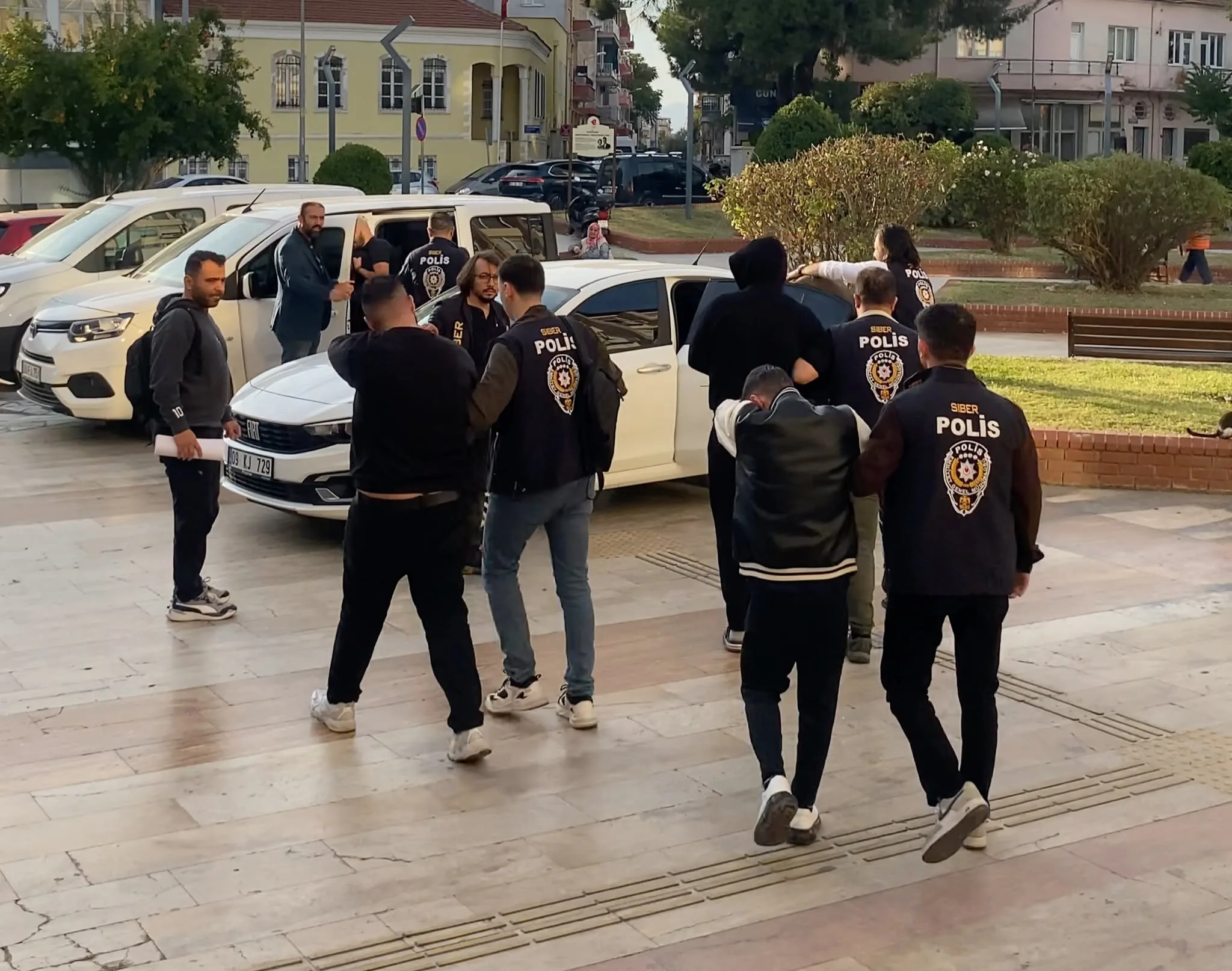 Aydın’da çocuk müstehcenliği davası: Tutuklandılar!