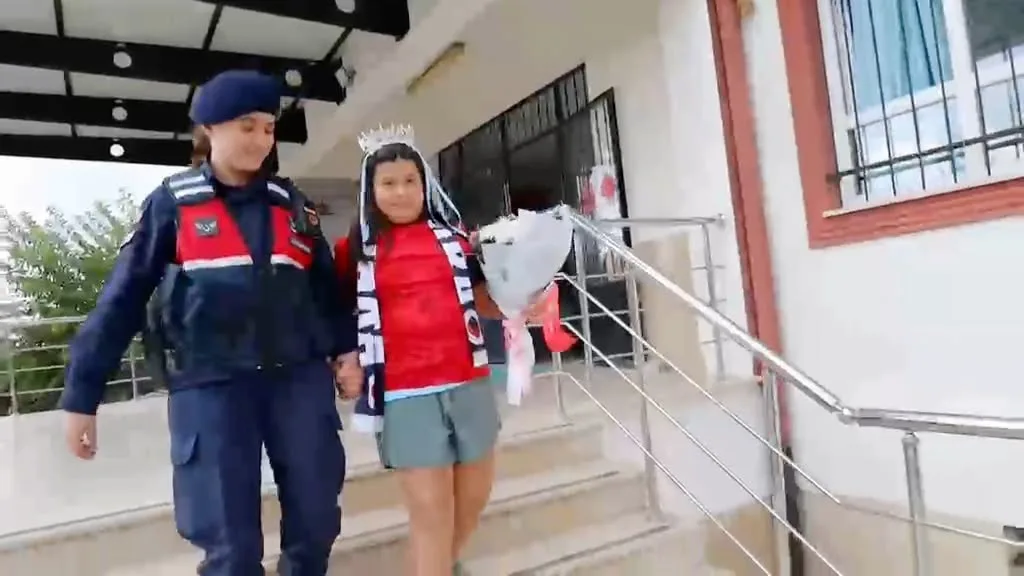 Şehit Jandarma Uzman Çavuş Tolga Sağlam'ın Kızı Ada Su'nun 11. Doğum Günü Okulunda Kutlandı 6 WhatsApp Image 2026 10 28 at 09.22.28
