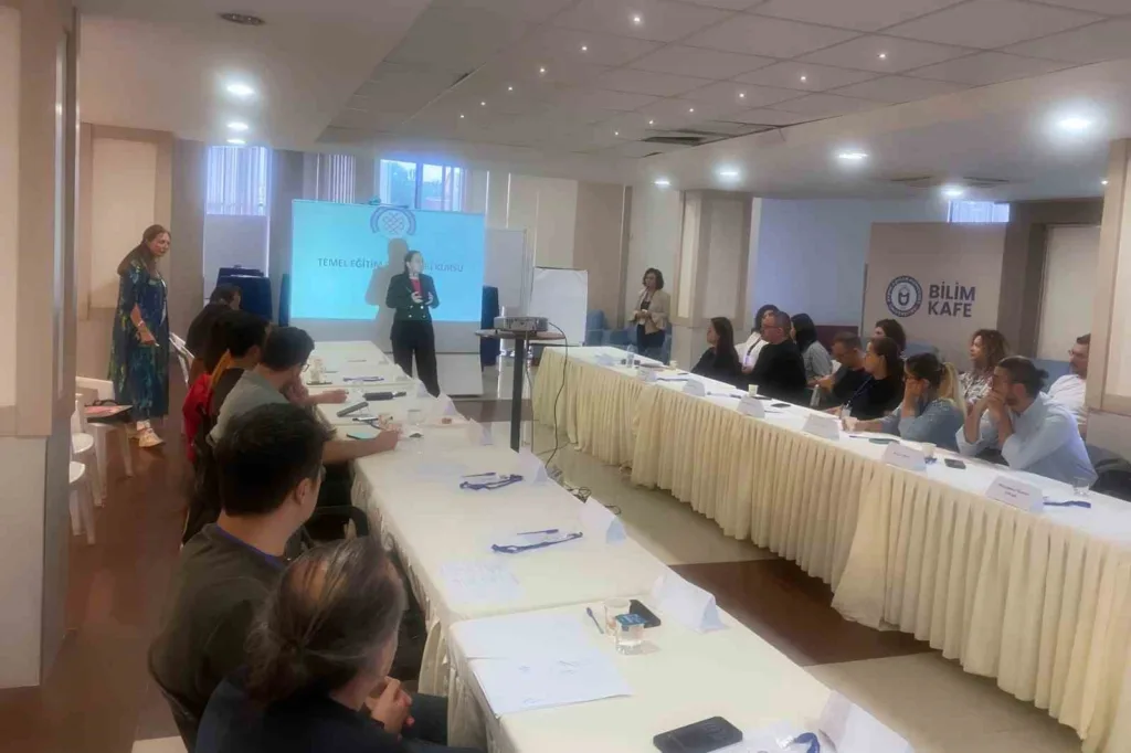 adu tip fakultesinde egitici gelisimine yonelik temel egitim becerileri kursu duzenlendi 048c04799061