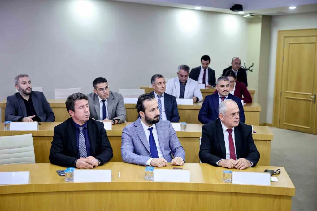 ADÜ’de meslek yüksekokullarının akreditasyon süreçleri değerlendirildi 2 adude meslek yuksekokullarinin akreditasyon surecleri degerlendirildi b977c5b206ef