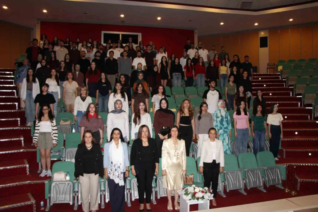 adude ogrencilere yonelik oryantasyon ve bilgilendirme programlari devam ediyor cbe75123ae58