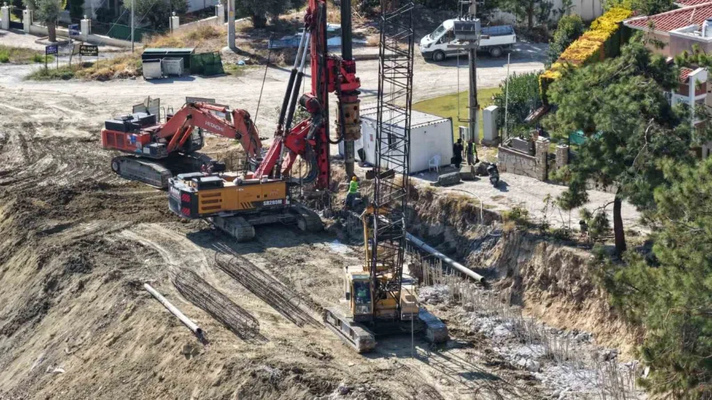 Aydın Büyükşehir Belediyesi Kuşadası’ndaki yol çalışmalarını sürdürüyor 3 aydin buyuksehir belediyesi kusadasindaki yol calismalarini surduruyor 06e3a2d14ded