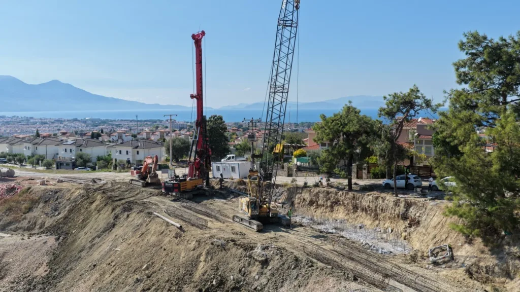 Aydın Büyükşehir Belediyesi Kuşadası’ndaki yol çalışmalarını sürdürüyor 2 aydin buyuksehir belediyesi kusadasindaki yol calismalarini surduruyor 409c20cd2d0b