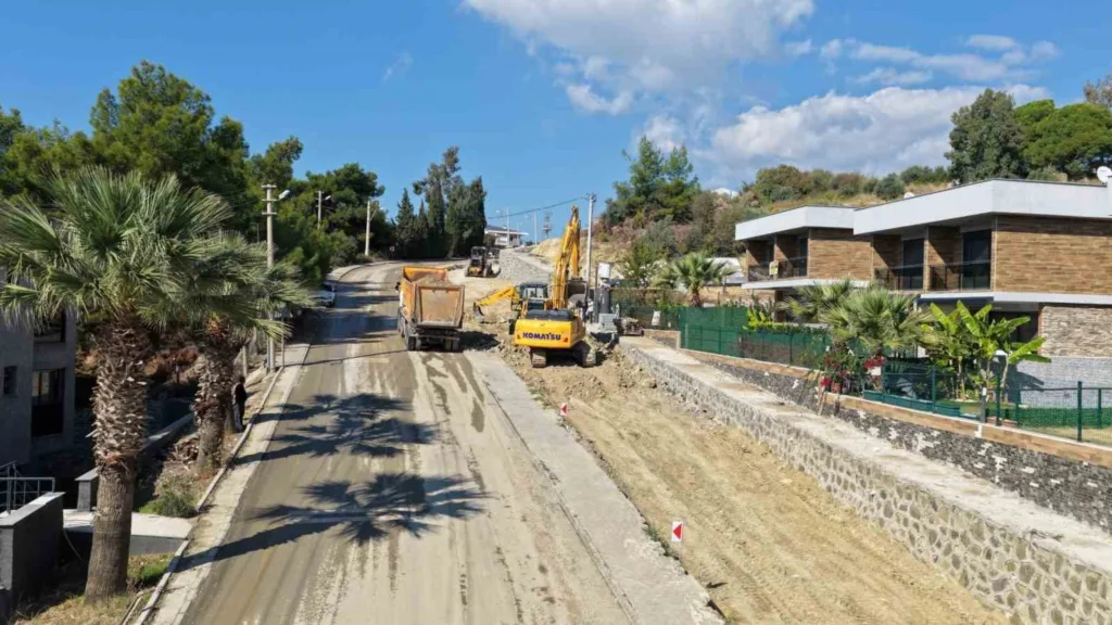 Aydın Büyükşehir Belediyesi Kuşadası’ndaki yol çalışmalarını sürdürüyor 7 aydin buyuksehir belediyesi kusadasindaki yol calismalarini surduruyor 967e3e4f7e56