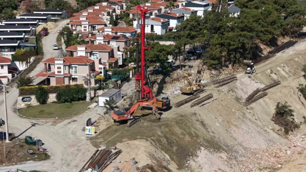 Aydın Büyükşehir Belediyesi Kuşadası’ndaki yol çalışmalarını sürdürüyor 5 aydin buyuksehir belediyesi kusadasindaki yol calismalarini surduruyor 990d47a2549b